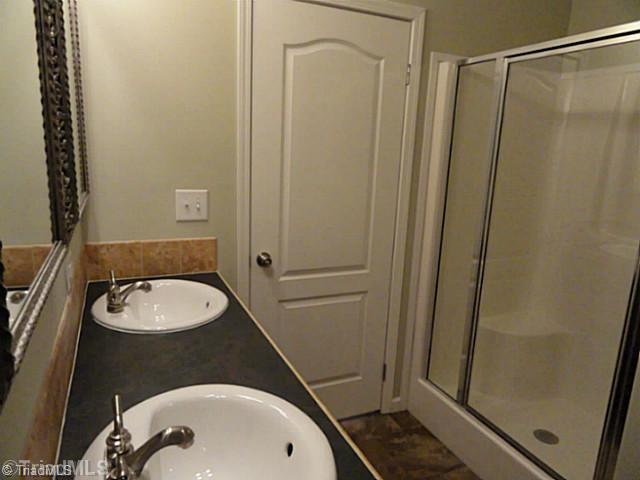 412 Arthur Kepley Road Lexington, NC 27292 - Photo 9 of 14 Bath.