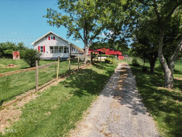 $383,000 | 475 Doc Hawkins Road, Greeneville, TN 37745