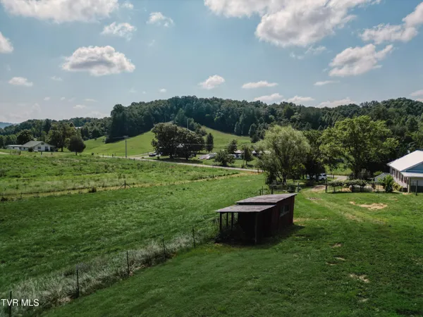 $383,000 | 475 Doc Hawkins Road, Greeneville, TN 37745