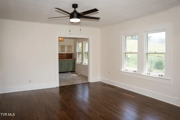 $383,000 | 475 Doc Hawkins Road, Greeneville, TN 37745