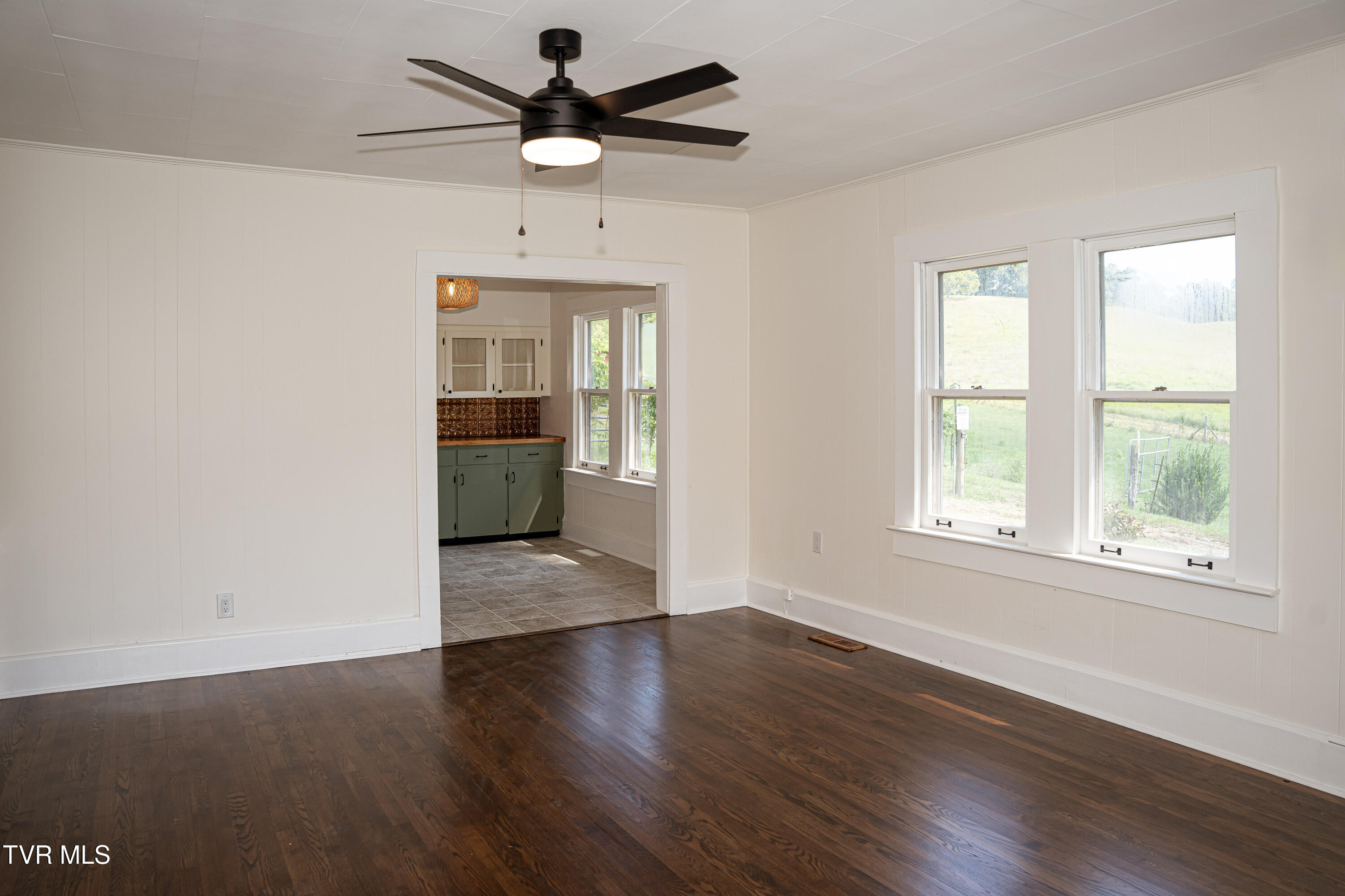 475 Doc Hawkins Road Greeneville, TN 37745 - Photo 19 of 61 20250816-DSC08448