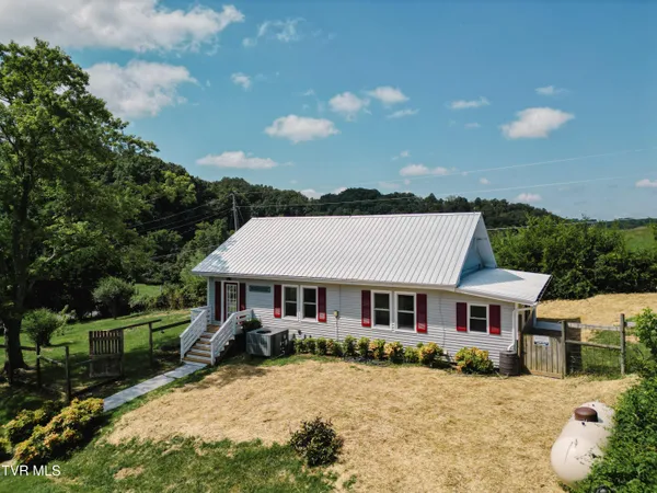 $383,000 | 475 Doc Hawkins Road, Greeneville, TN 37745