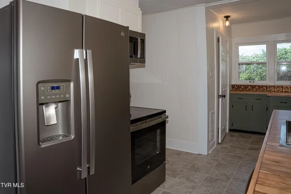 $383,000 | 475 Doc Hawkins Road, Greeneville, TN 37745