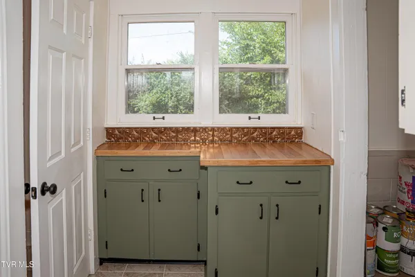 $383,000 | 475 Doc Hawkins Road, Greeneville, TN 37745