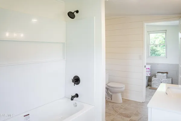 $383,000 | 475 Doc Hawkins Road, Greeneville, TN 37745