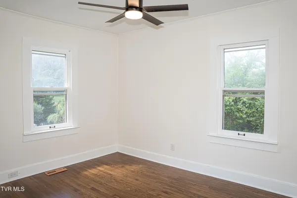 $383,000 | 475 Doc Hawkins Road, Greeneville, TN 37745