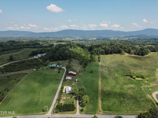 $383,000 | 475 Doc Hawkins Road, Greeneville, TN 37745