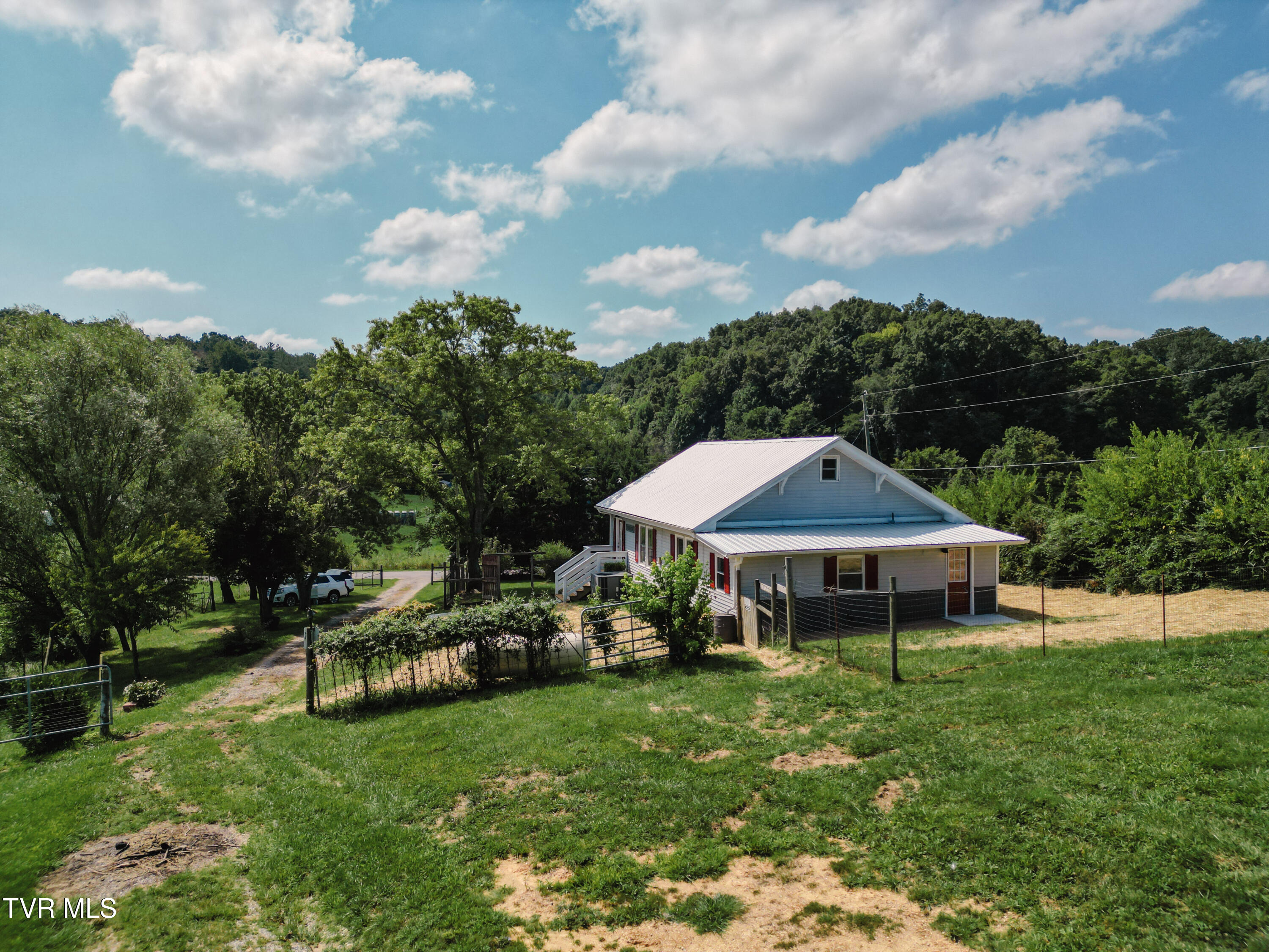 475 Doc Hawkins Road Greeneville, TN 37745 - Photo 5 of 61 20230310-DJI_0631