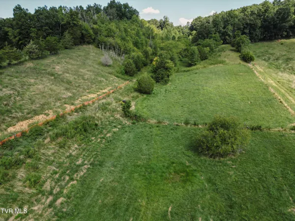 $383,000 | 475 Doc Hawkins Road, Greeneville, TN 37745