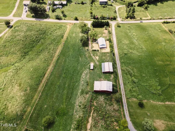 $383,000 | 475 Doc Hawkins Road, Greeneville, TN 37745