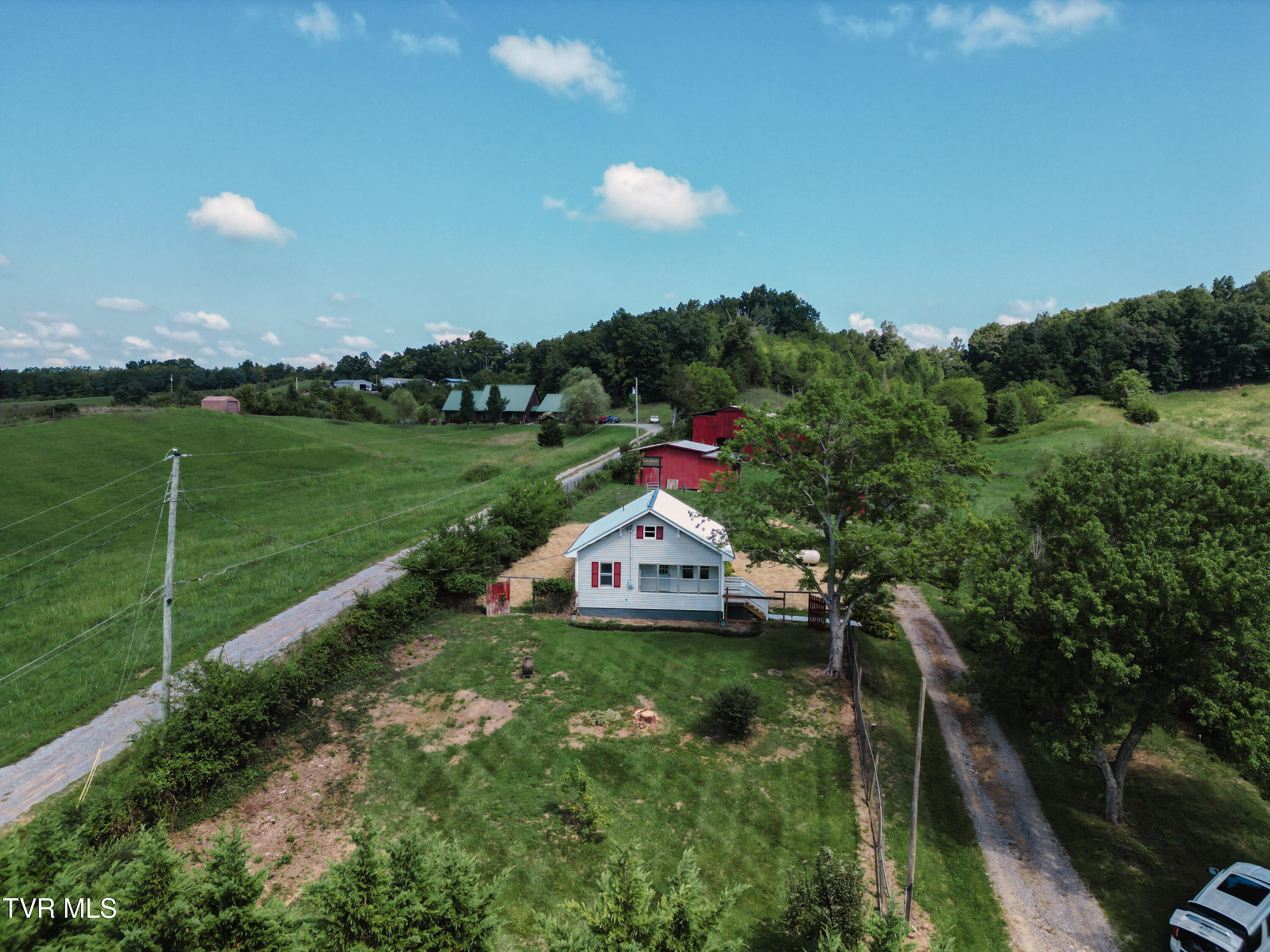 475 Doc Hawkins Road Greeneville, TN 37745 - Photo 7 of 61 20230310-DJI_0608