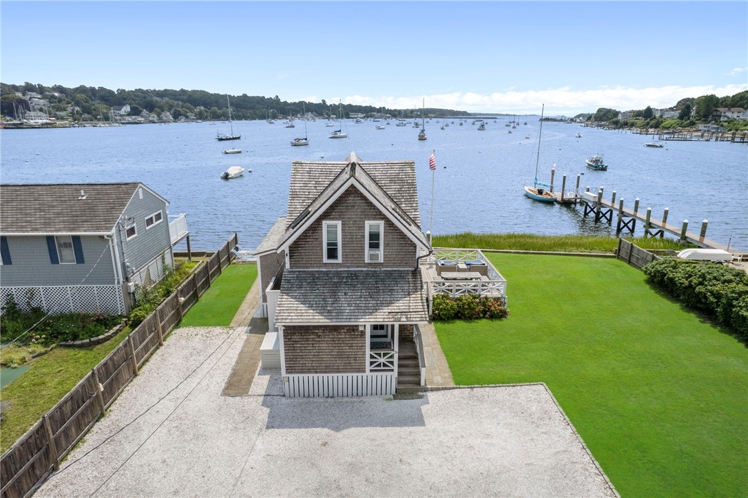 36 Riverside Avenue Portsmouth, RI 02871 - Photo 5 of 34 Gallery Image 5