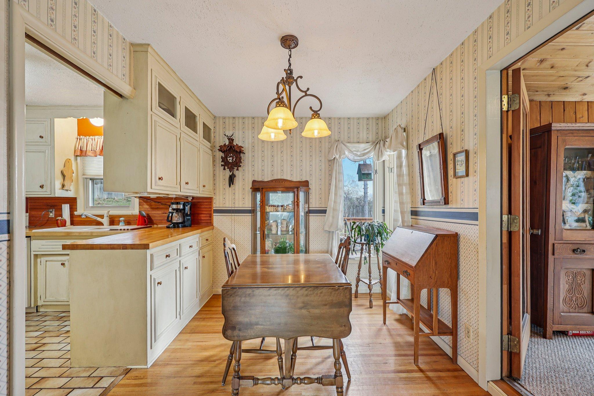 2639 Cedar Crest Road East Minnetonka, MN 55305 - Photo 14 of 48