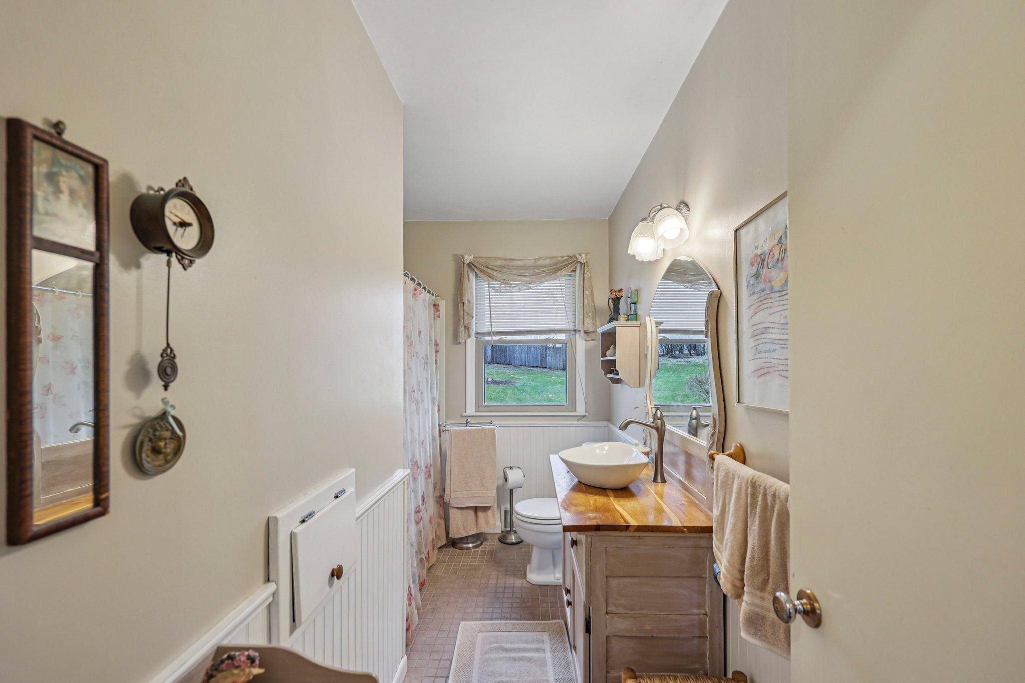 2639 Cedar Crest Road East Minnetonka, MN 55305 - Photo 18 of 48