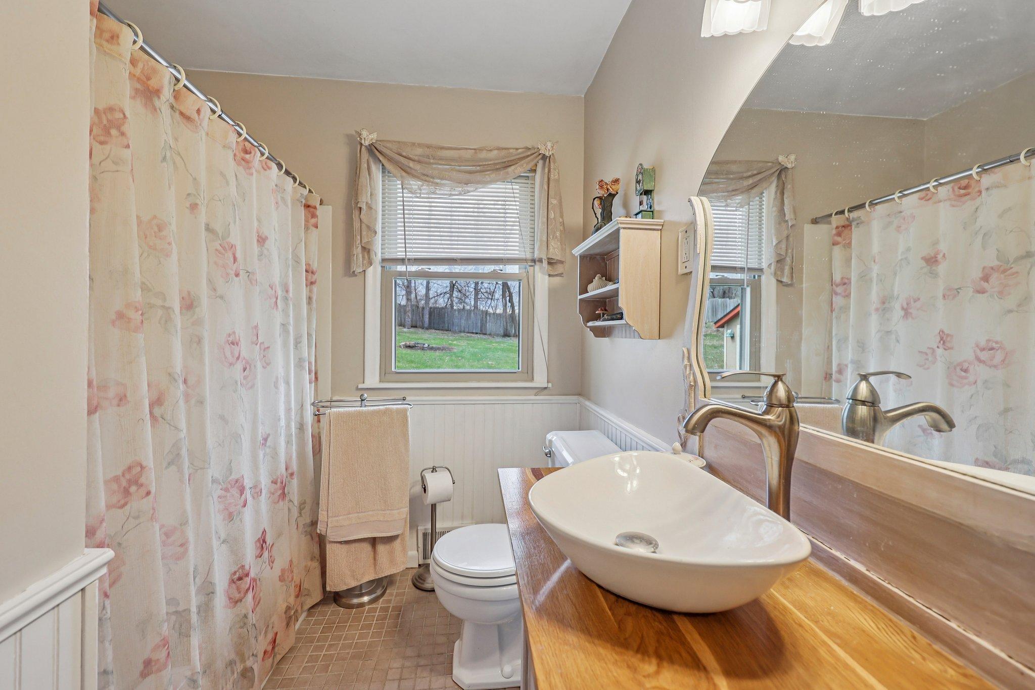 2639 Cedar Crest Road East Minnetonka, MN 55305 - Photo 19 of 48