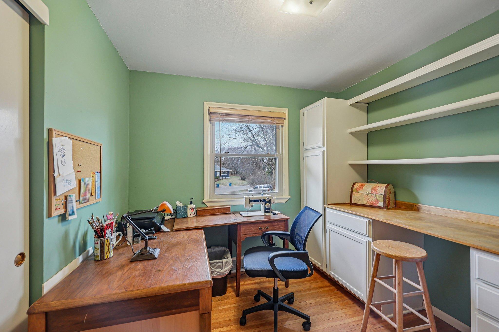 2639 Cedar Crest Road East Minnetonka, MN 55305 - Photo 20 of 48