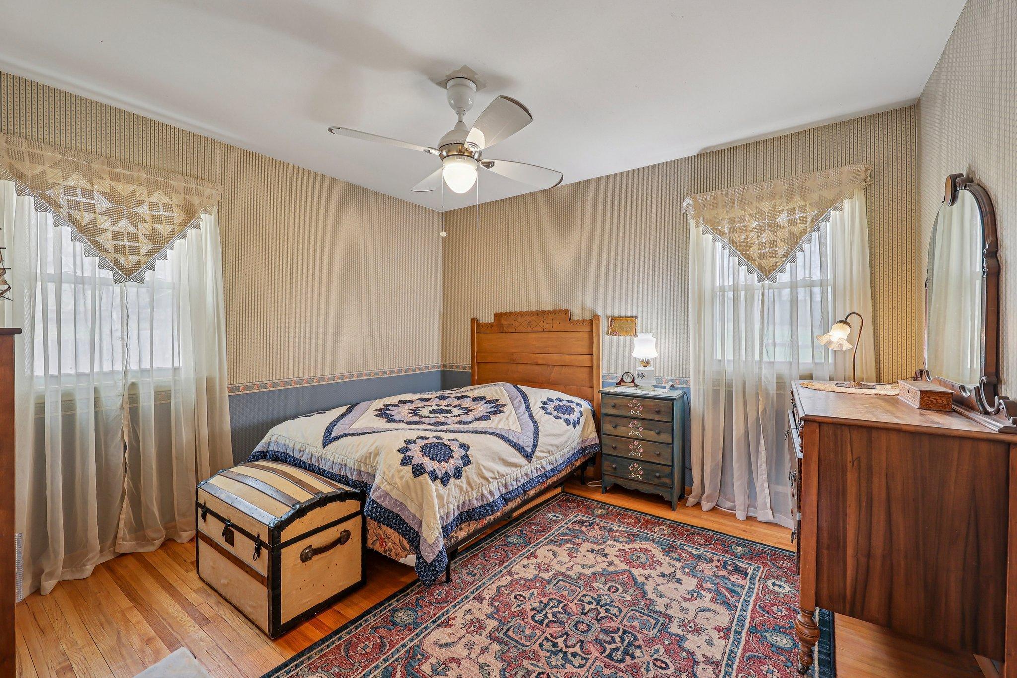 2639 Cedar Crest Road East Minnetonka, MN 55305 - Photo 22 of 48