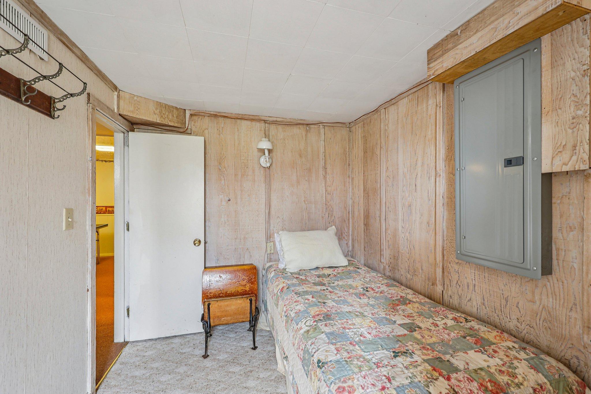 2639 Cedar Crest Road East Minnetonka, MN 55305 - Photo 26 of 48