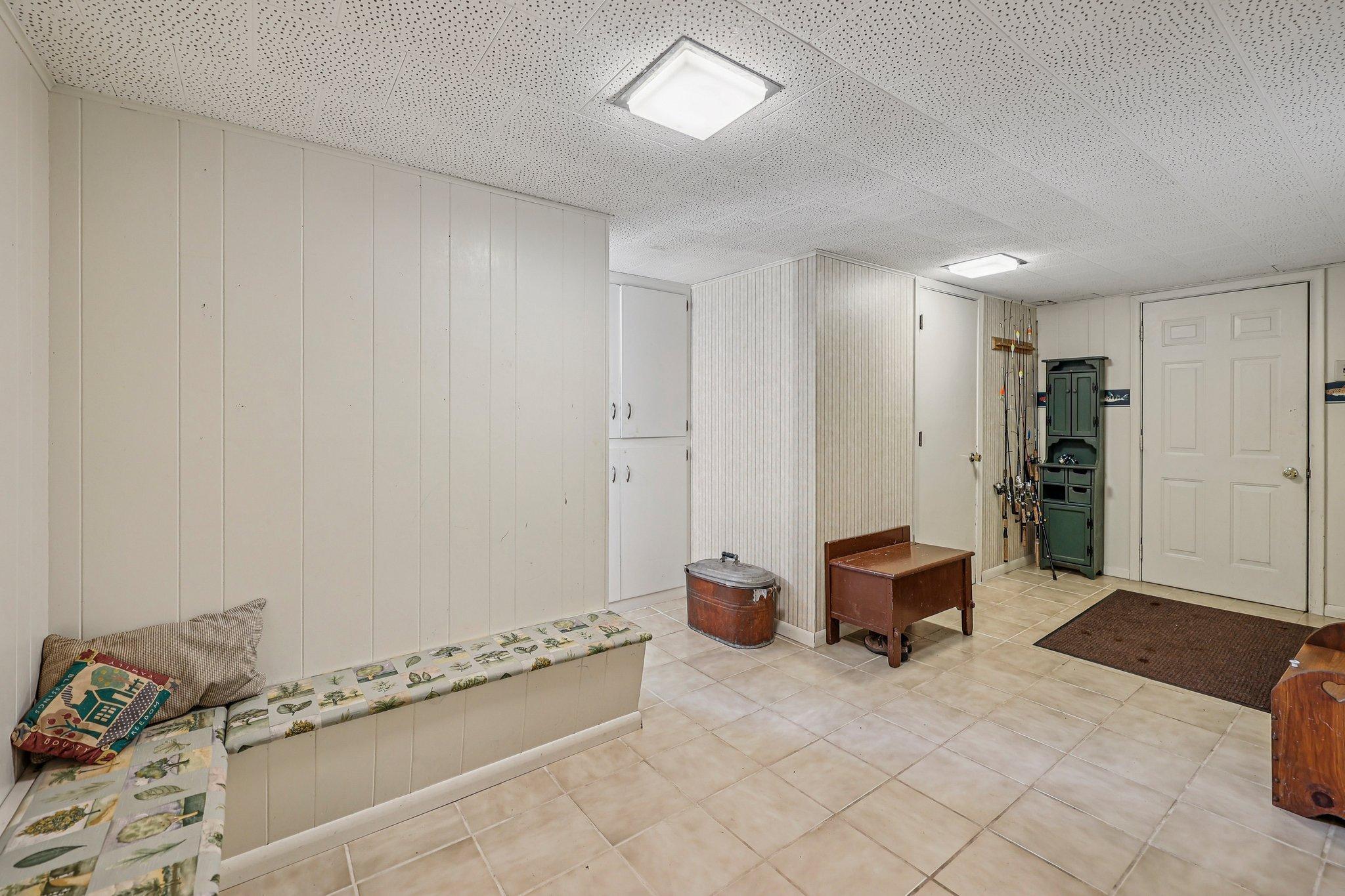 2639 Cedar Crest Road East Minnetonka, MN 55305 - Photo 30 of 48