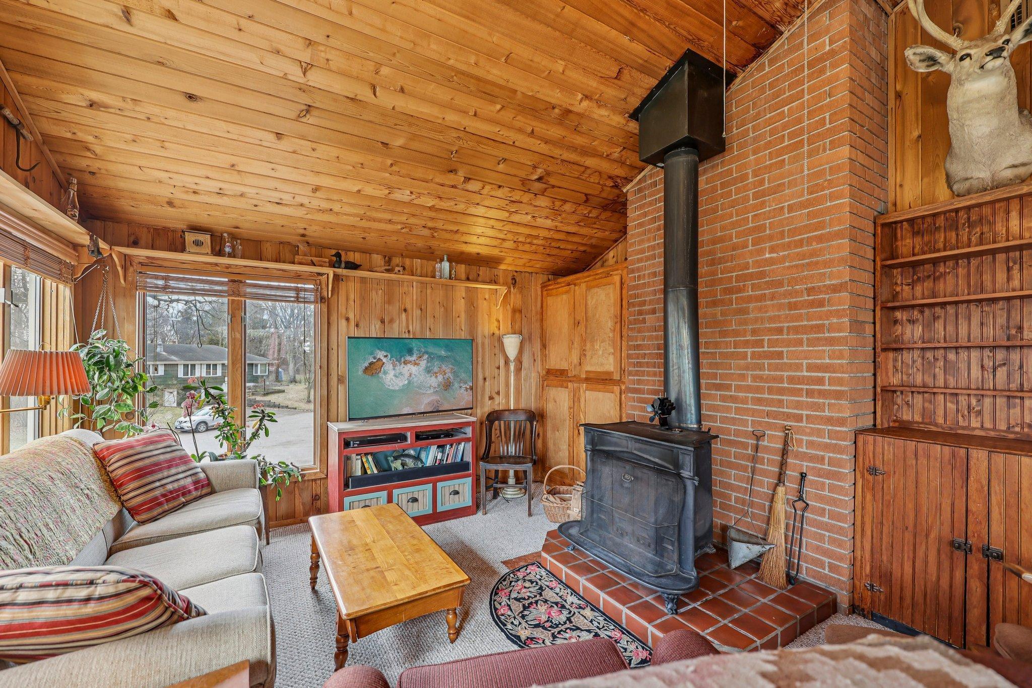 2639 Cedar Crest Road East Minnetonka, MN 55305 - Photo 10 of 48