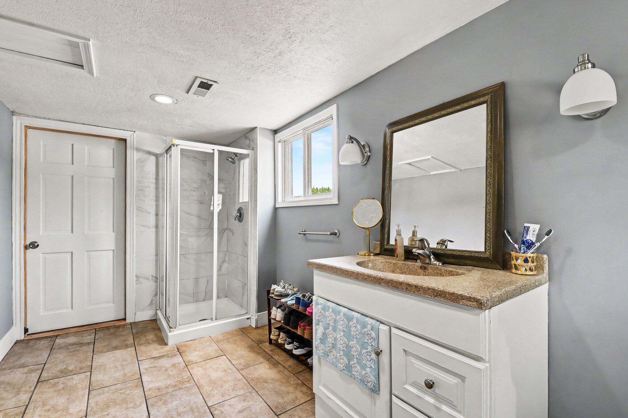 311 South Bridge Street Belding, MI 48809 - Photo 15 of 17 015_file_4995