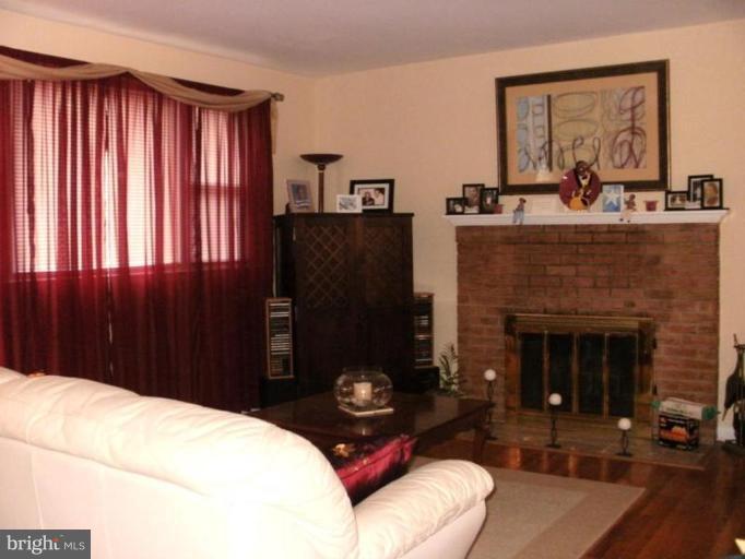 7105 Loch Raven Road Temple Hills, MD 20748 - Photo 4 of 11 Living Room