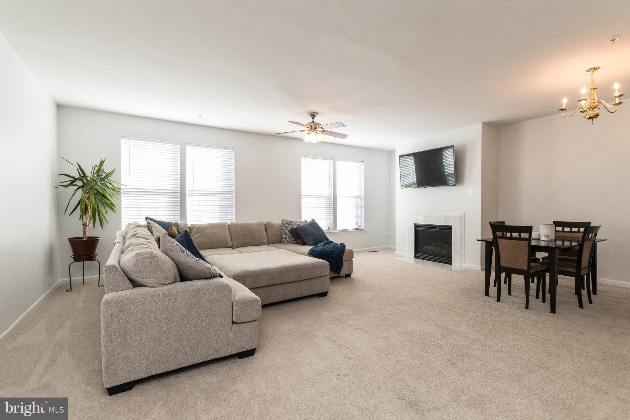 7108 Silverleaf Oak Road, Unit 171 Elkridge, MD 21075 - Photo 1 of 30 Family Room