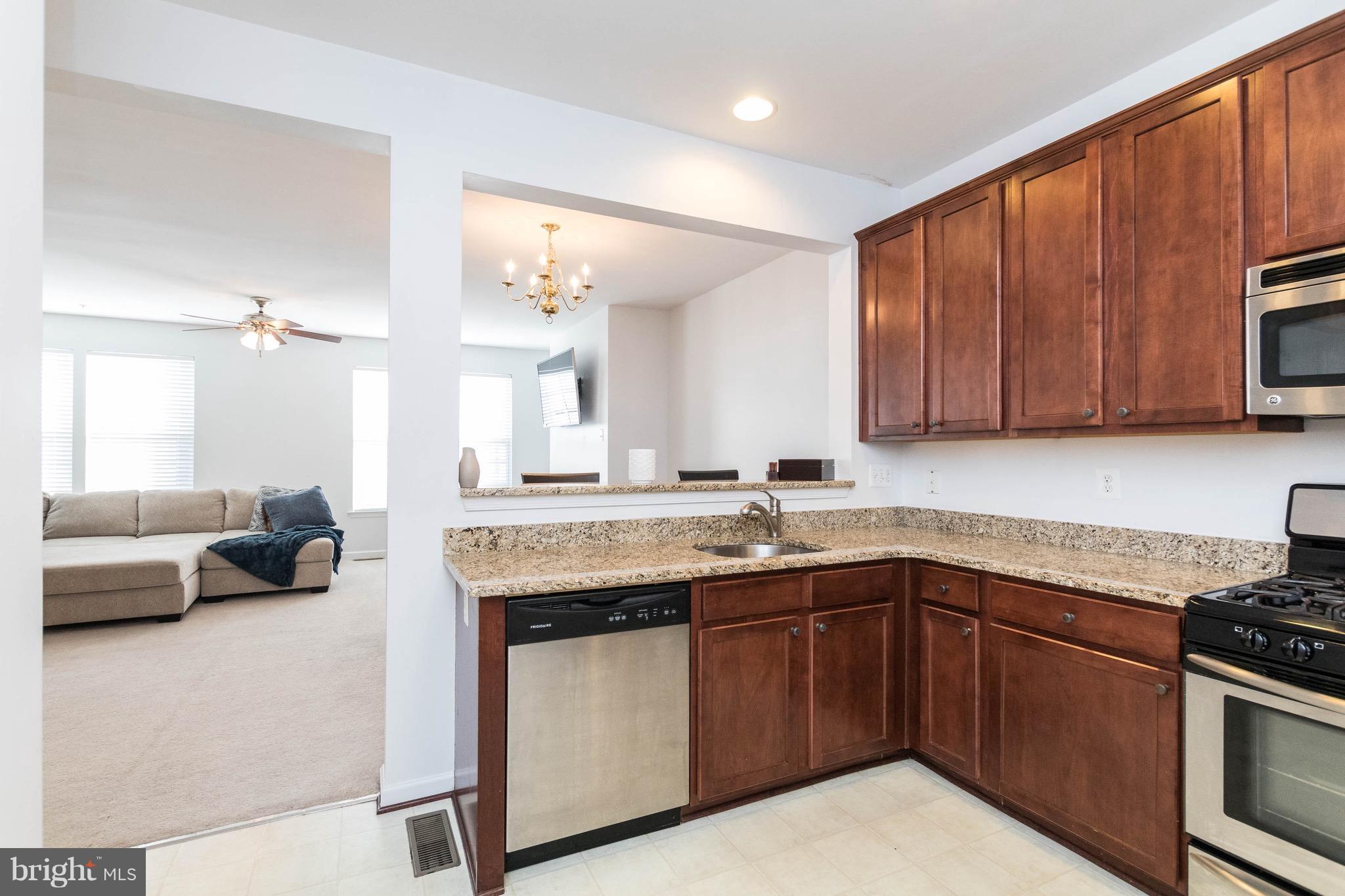 7108 Silverleaf Oak Road, Unit 171 Elkridge, MD 21075 - Photo 12 of 30 Kitchen