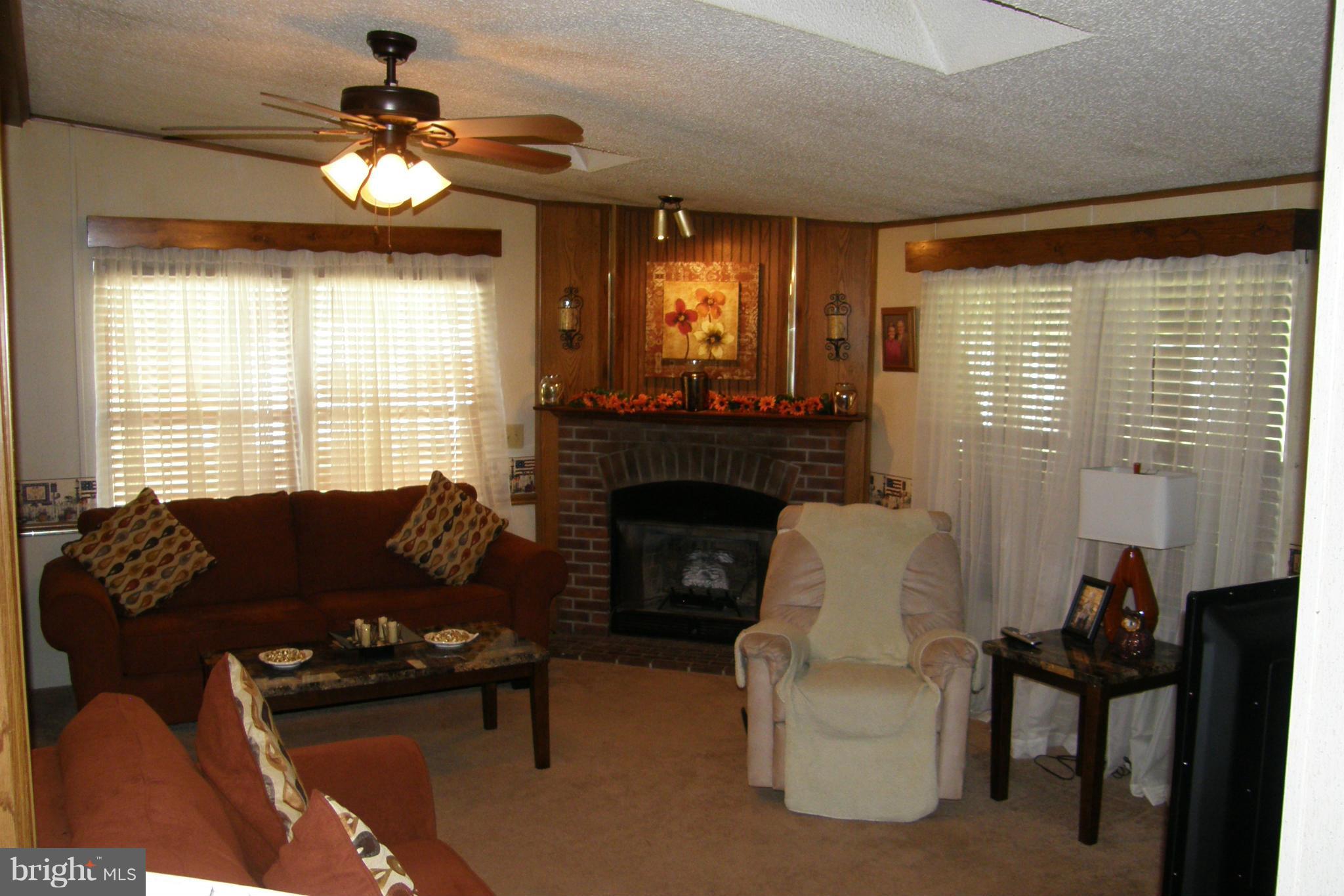 7471 Harmony Road Preston, MD 21655 - Photo 12 of 30 Family Room