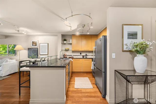 $615,000 | 1420 East Pine Street, Unit E203, Seattle, WA 98122