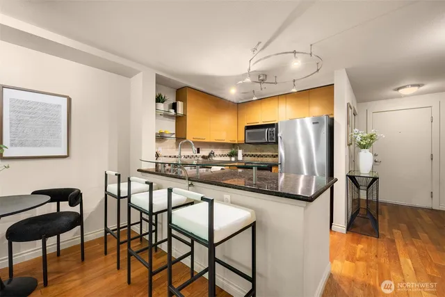 $615,000 | 1420 East Pine Street, Unit E203, Seattle, WA 98122