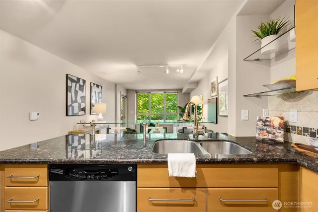 $615,000 | 1420 East Pine Street, Unit E203, Seattle, WA 98122