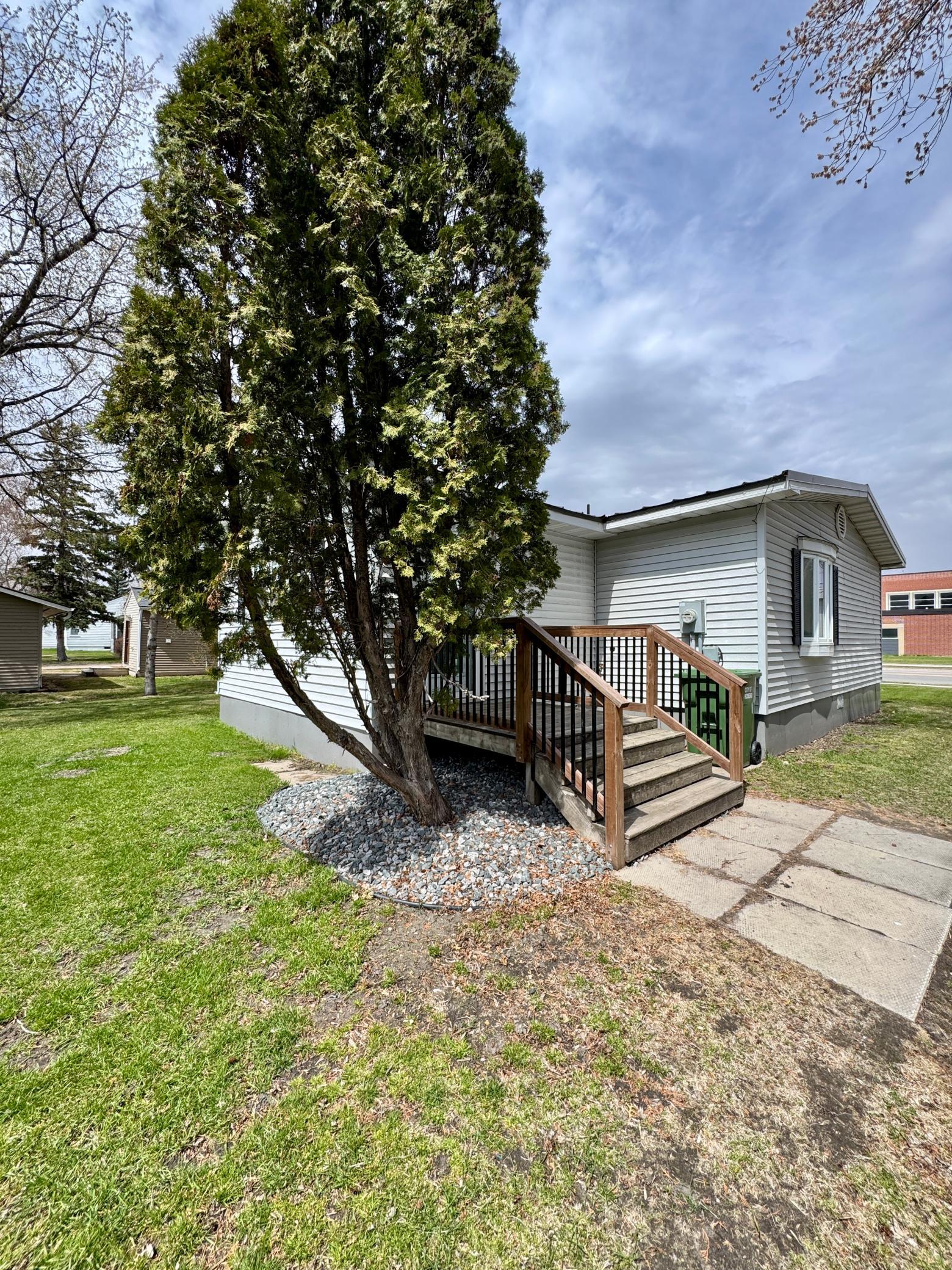 502 3rd Street Northeast Roseau, MN 56751 - Photo 17 of 21