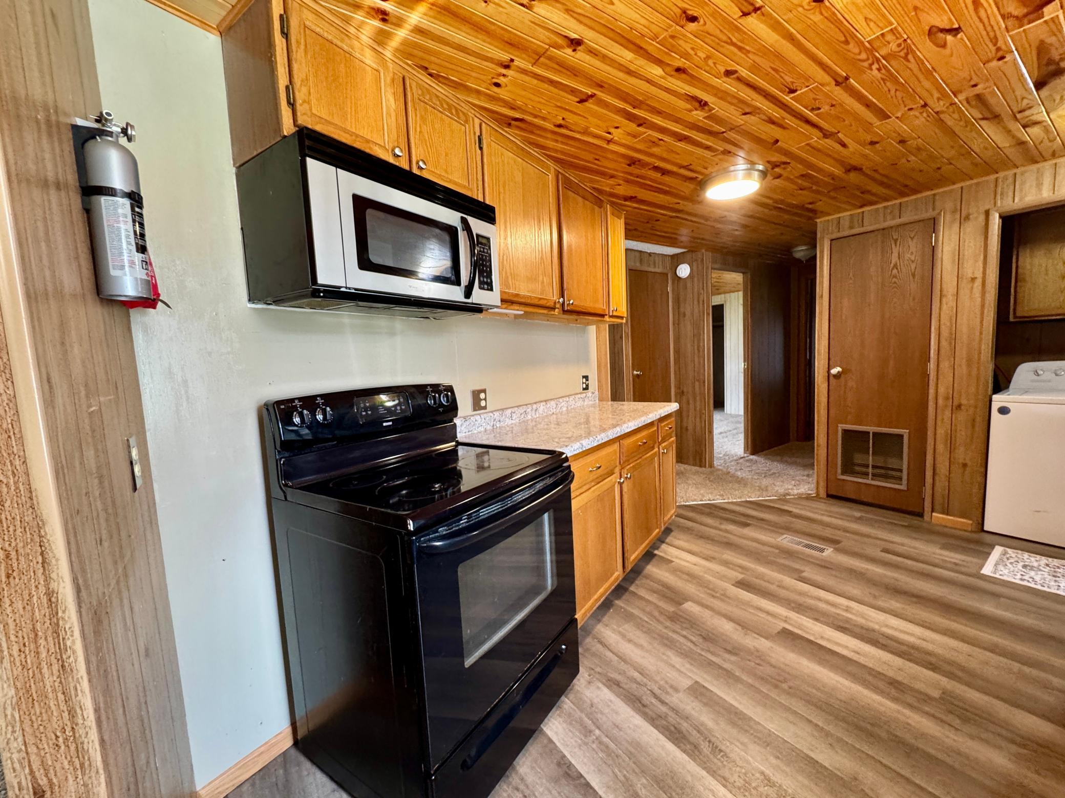 502 3rd Street Northeast Roseau, MN 56751 - Photo 3 of 21