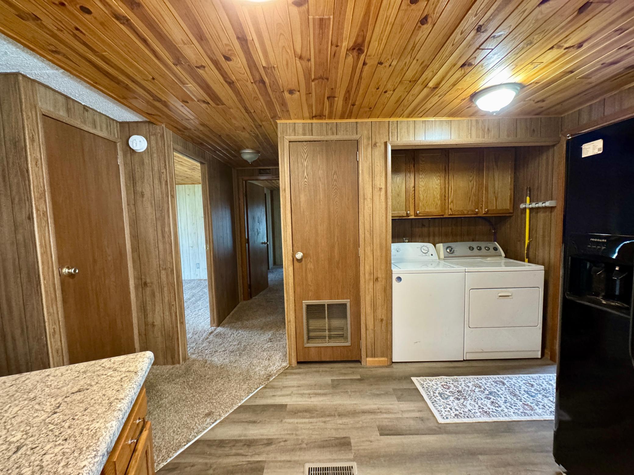 502 3rd Street Northeast Roseau, MN 56751 - Photo 7 of 21