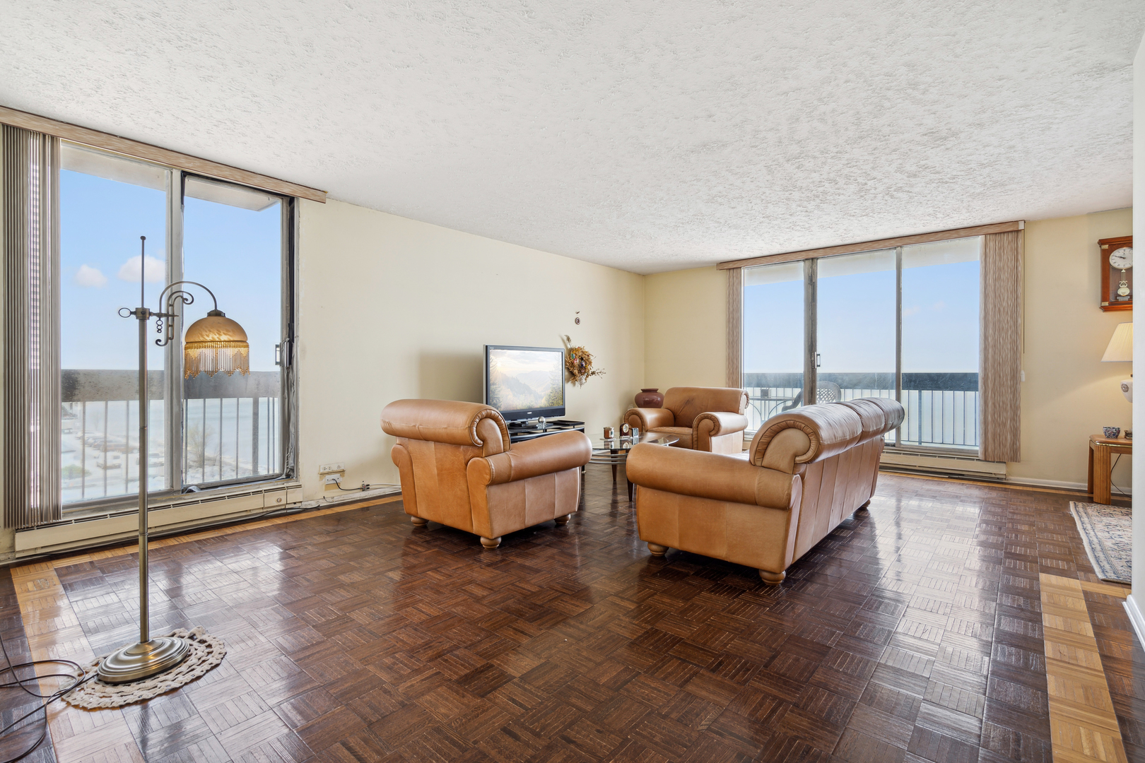 5901 North Sheridan Road, Unit 6B Chicago, IL 60660 - Photo 15 of 29 Gallery Image 15