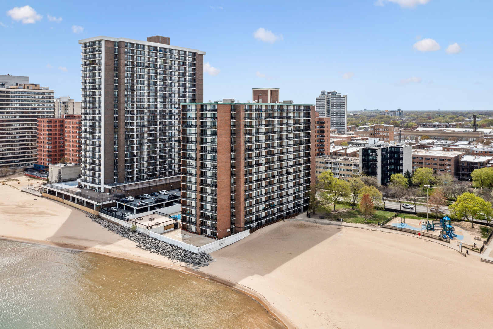 5901 North Sheridan Road, Unit 6B Chicago, IL 60660 - Photo 3 of 29 Gallery Image 3