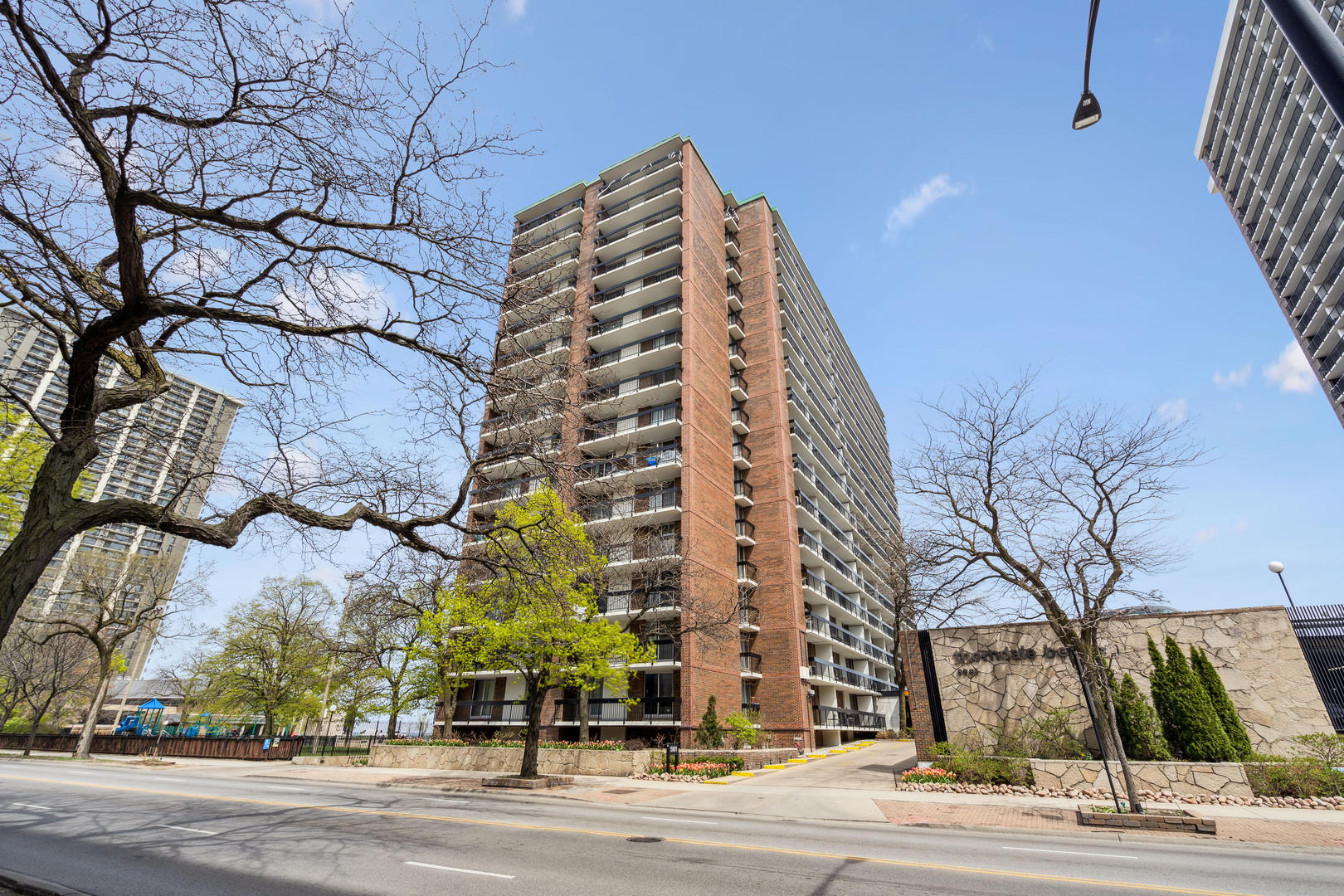 5901 North Sheridan Road, Unit 6B Chicago, IL 60660 - Photo 5 of 29 Gallery Image 5