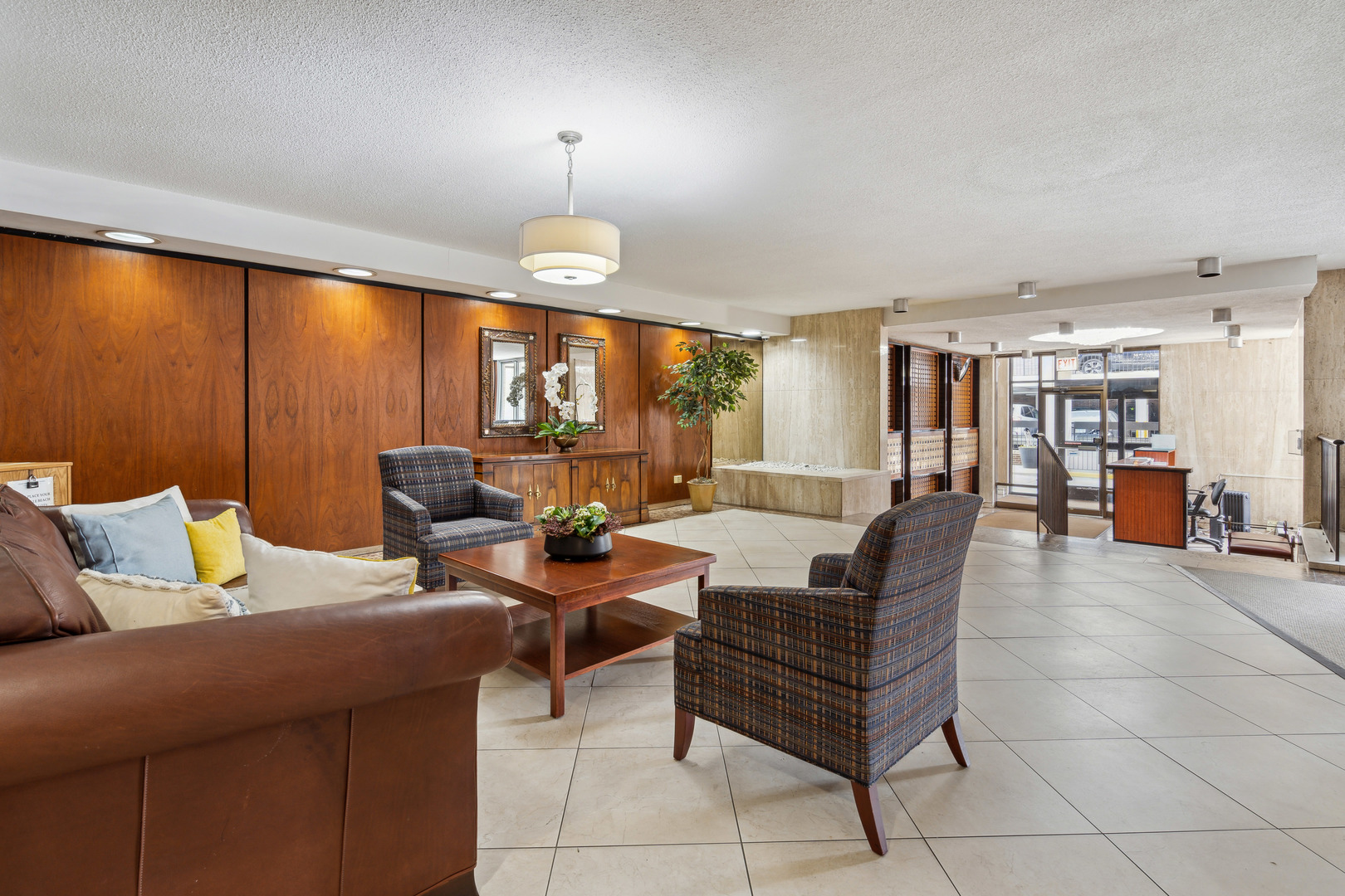 5901 North Sheridan Road, Unit 6B Chicago, IL 60660 - Photo 9 of 29 Gallery Image 9