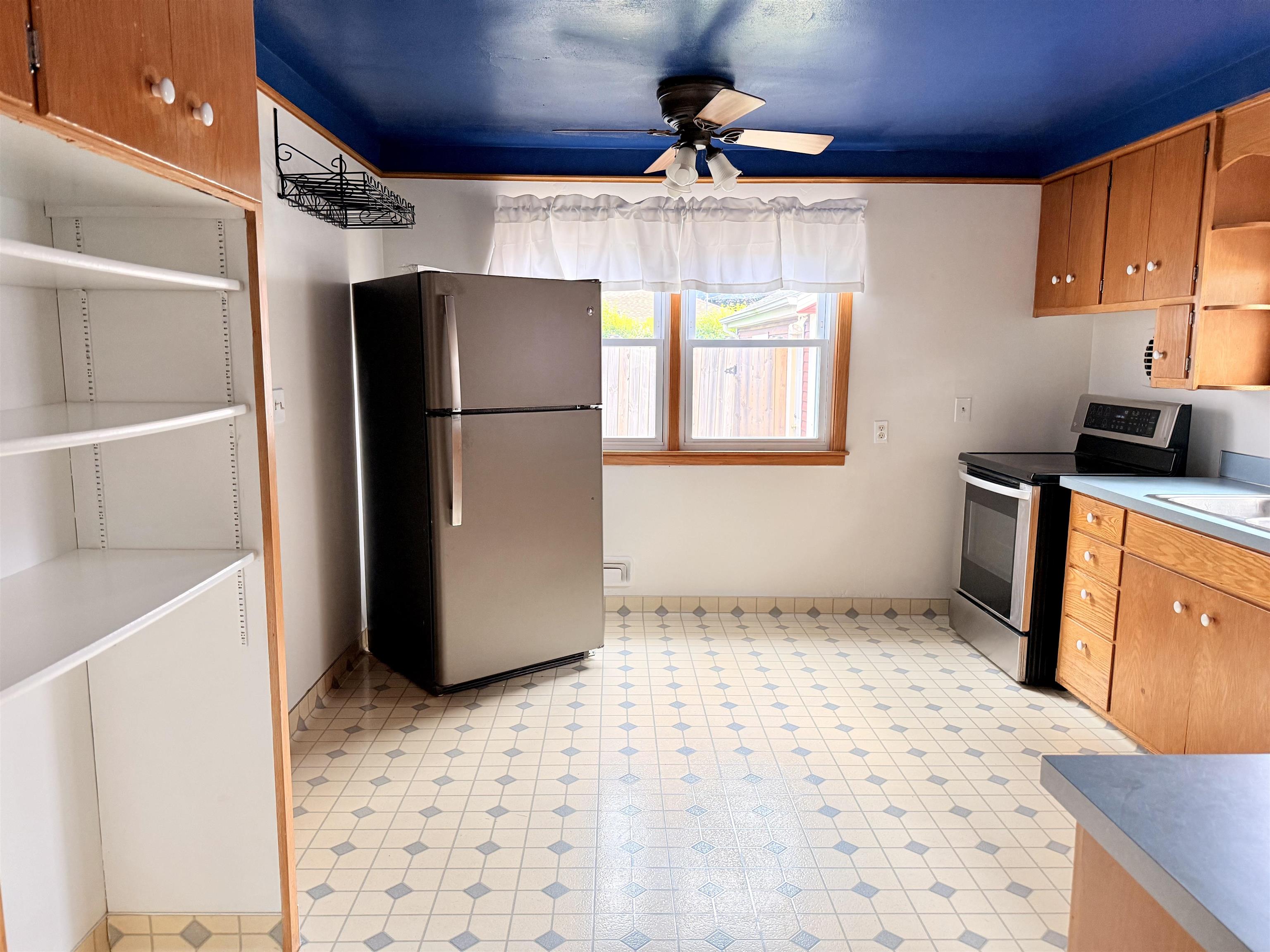 619 East Byrd Street Appleton, WI 54911 - Photo 8 of 28