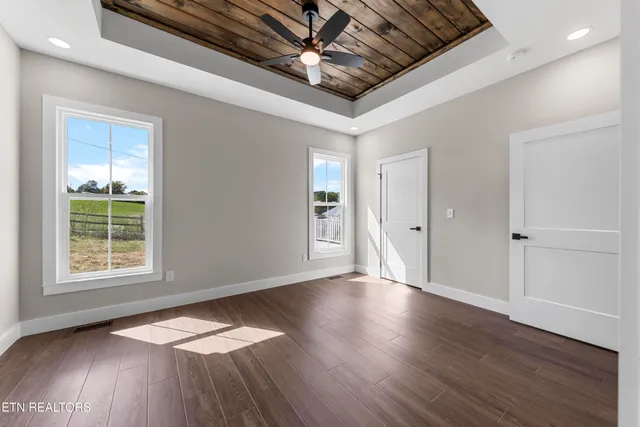 $348,500 | 118 West Drive, La Follette, TN 37766