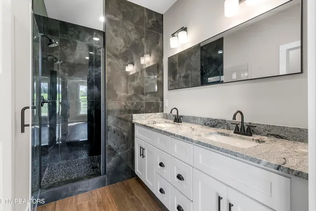 $348,500 | 118 West Drive, La Follette, TN 37766