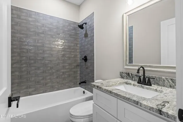 $348,500 | 118 West Drive, La Follette, TN 37766