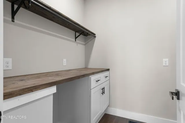 $348,500 | 118 West Drive, La Follette, TN 37766