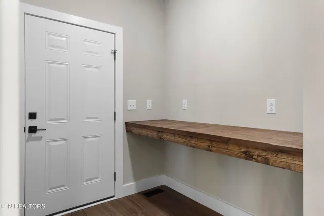 $348,500 | 118 West Drive, La Follette, TN 37766