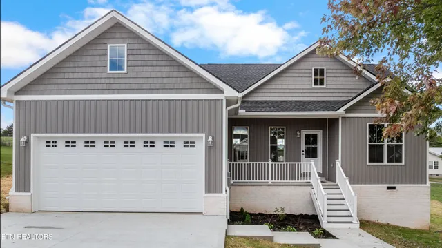 $348,500 | 118 West Drive, La Follette, TN 37766