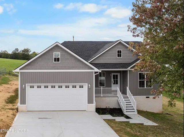 $348,500 | 118 West Drive, La Follette, TN 37766