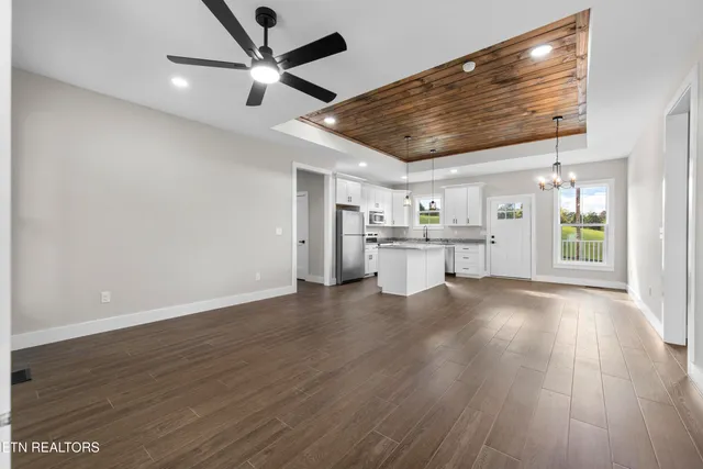 $348,500 | 118 West Drive, La Follette, TN 37766