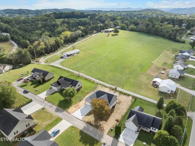 $348,500 | 118 West Drive, La Follette, TN 37766