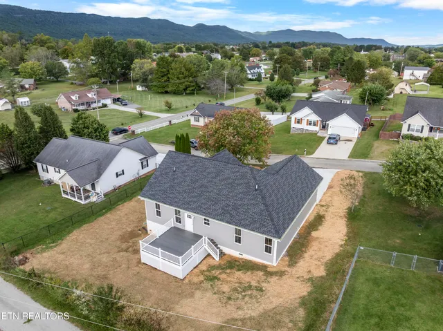 $348,500 | 118 West Drive, La Follette, TN 37766